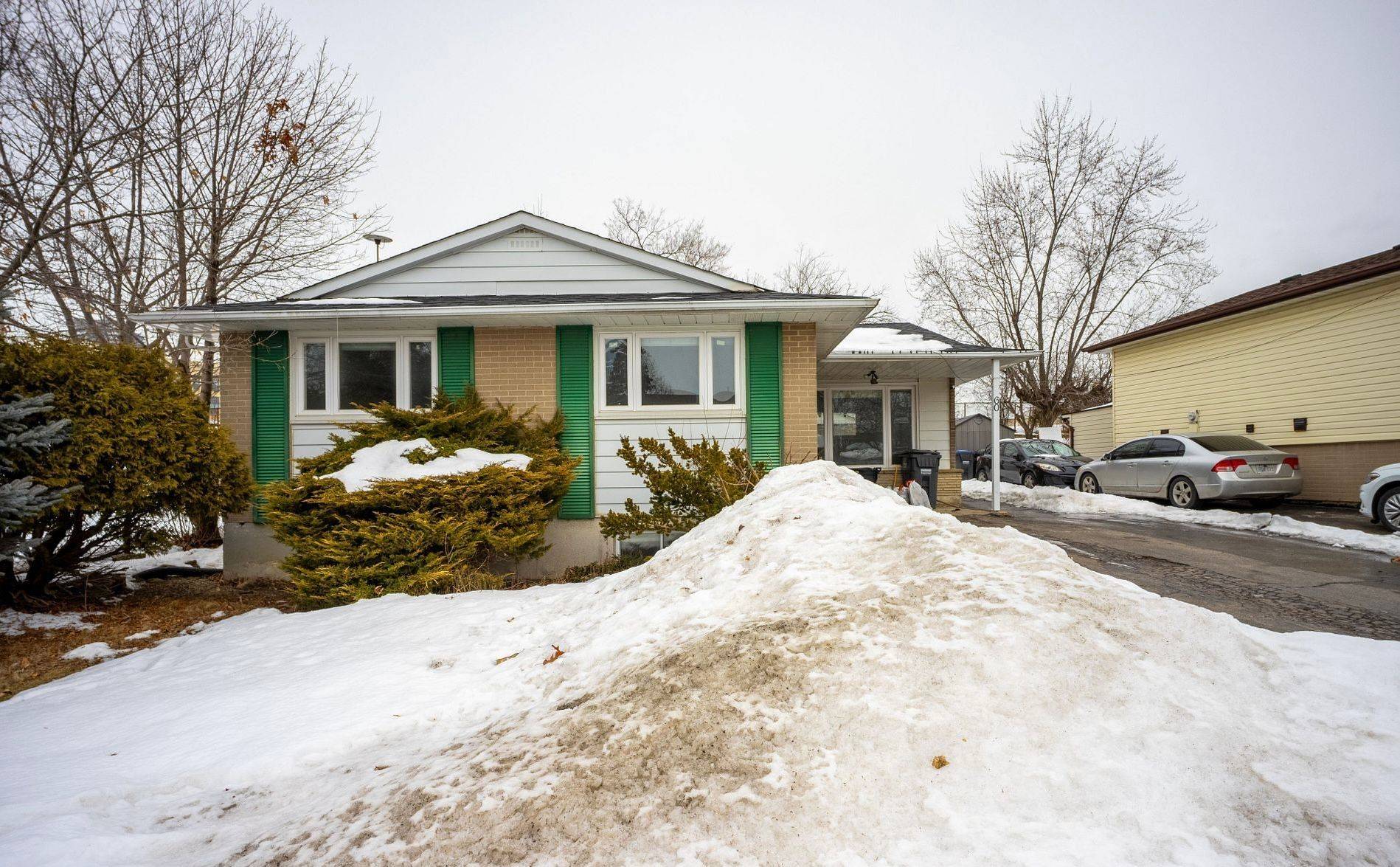60 Centre ST, Brampton, ON L6W 2X8