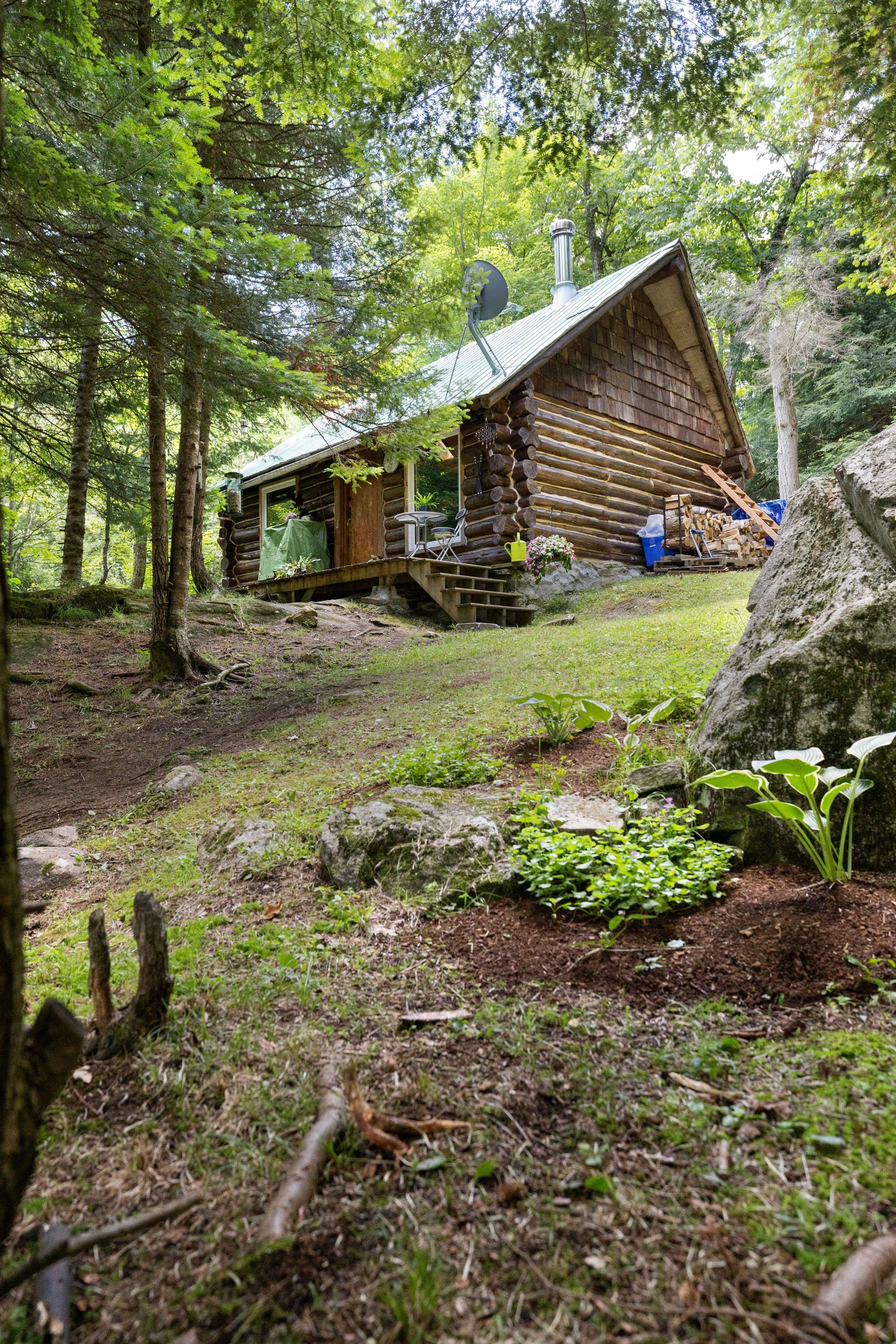 24163 Highway 7 HWY, Frontenac, ON K0H 2P0