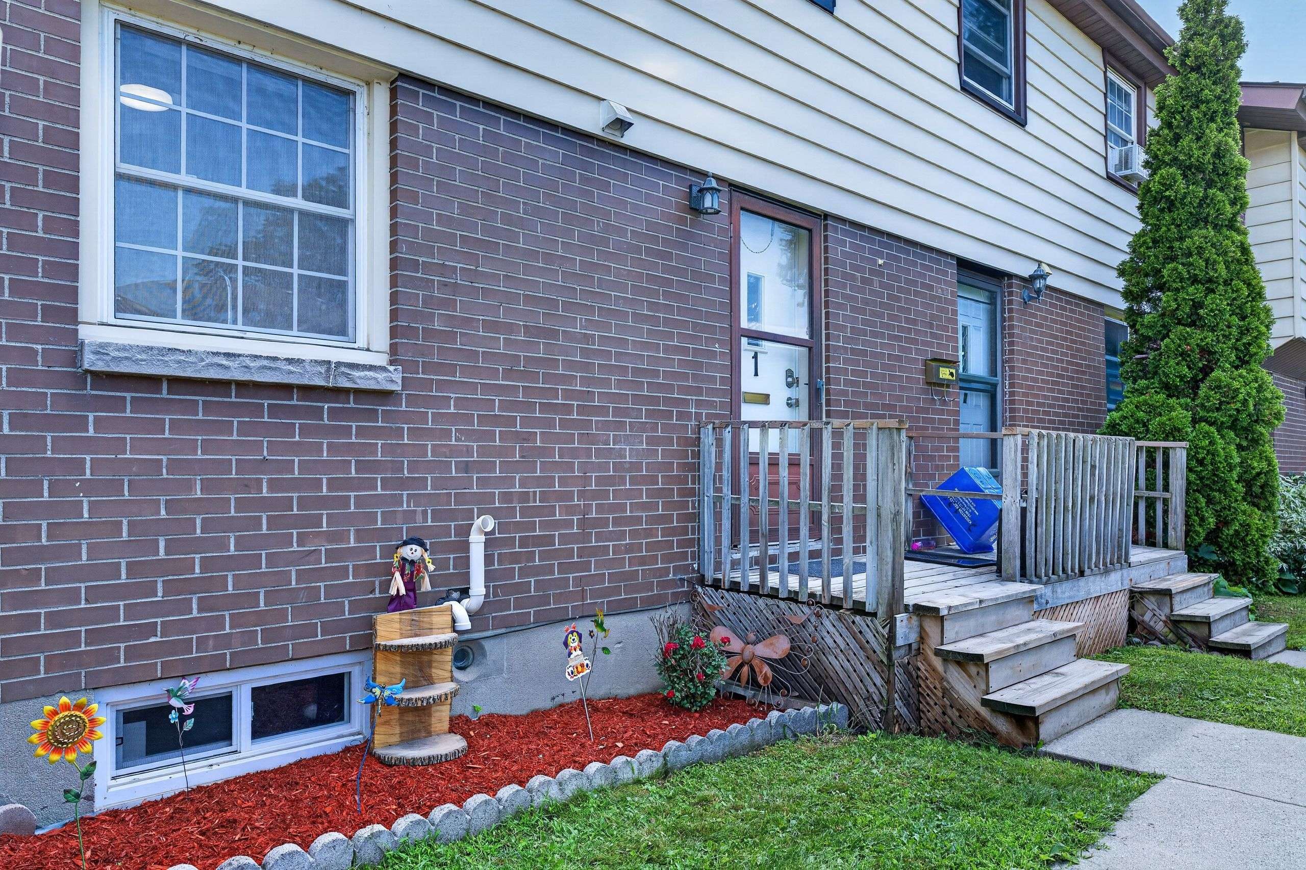 126 Notch Hill RD #1, Kingston, ON K7M 2X1