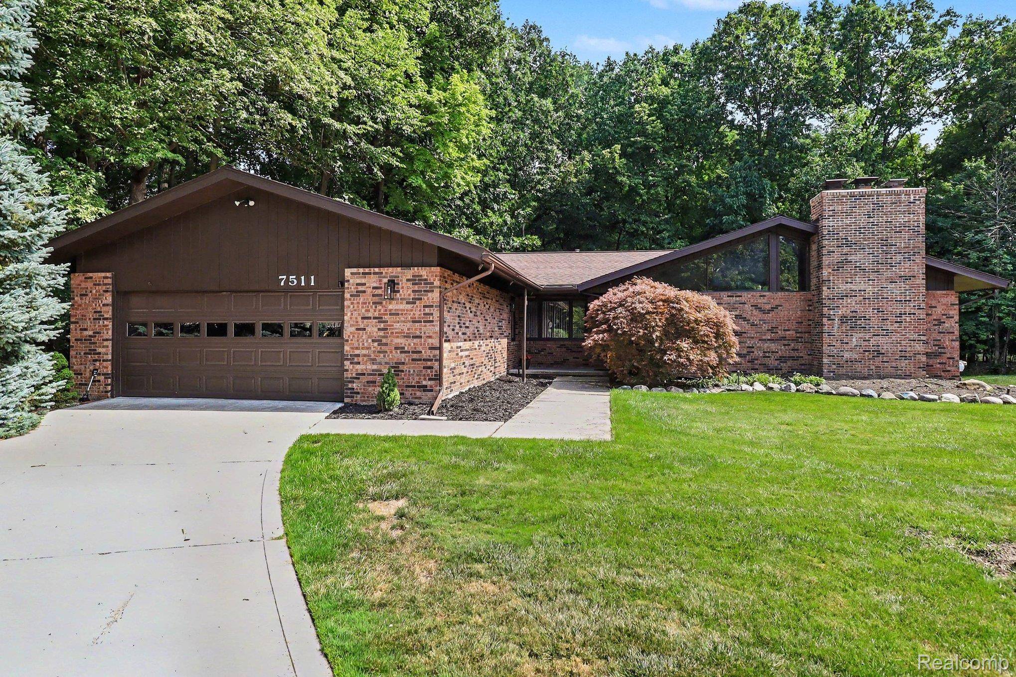 7511 Tiverton CT, West Bloomfield Charter Township, MI 48322