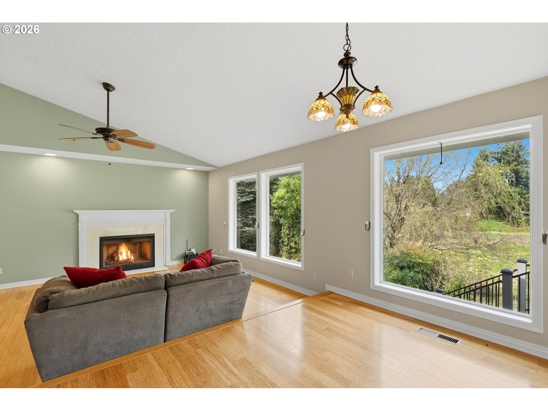 2055 SE OAK CREST DR, Hillsboro, OR 97123
