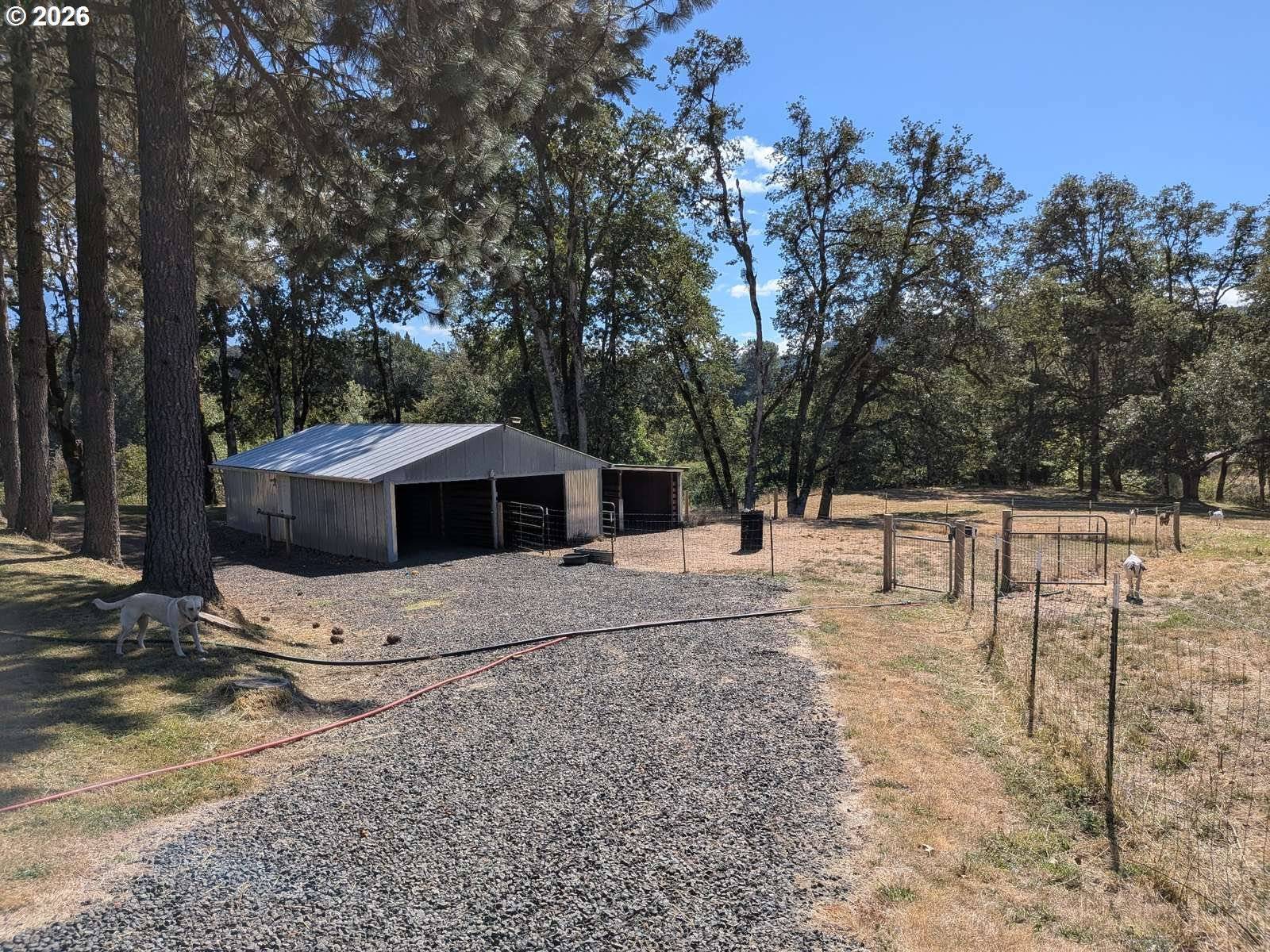 9450 BULLOCK RD, Oakland, OR 97462