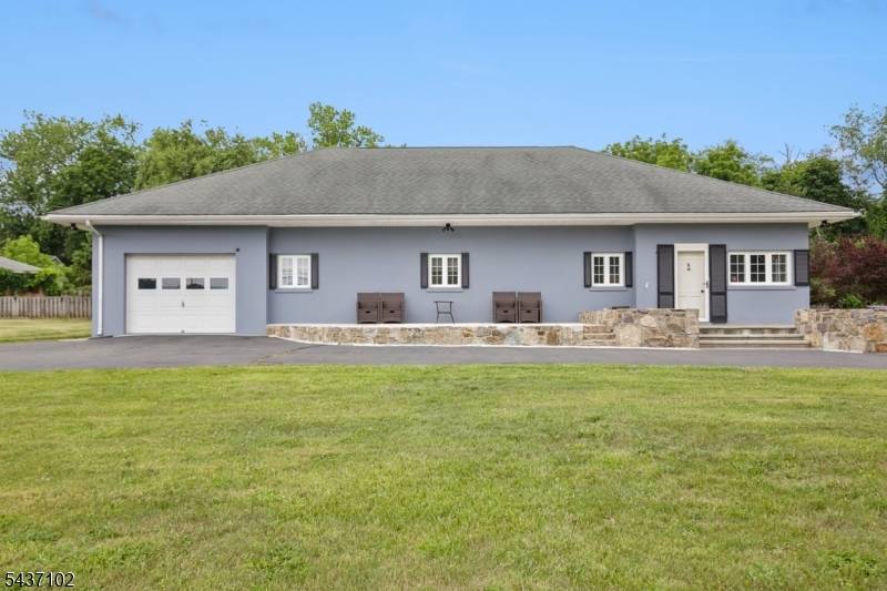 52 Charlestown Rd, Hampton Boro, NJ 08827