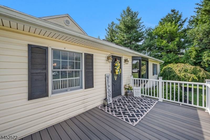 5 Millbrook Rd, Raritan Twp., NJ 08822