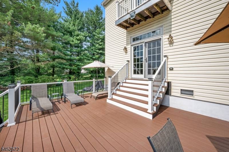 5 Millbrook Rd, Raritan Twp., NJ 08822
