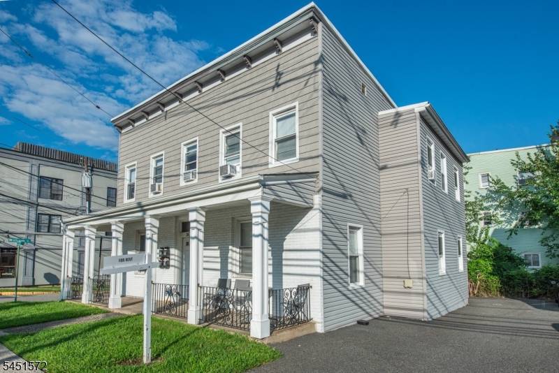 143 Valley Rd #2R, Montclair Twp., NJ 07042