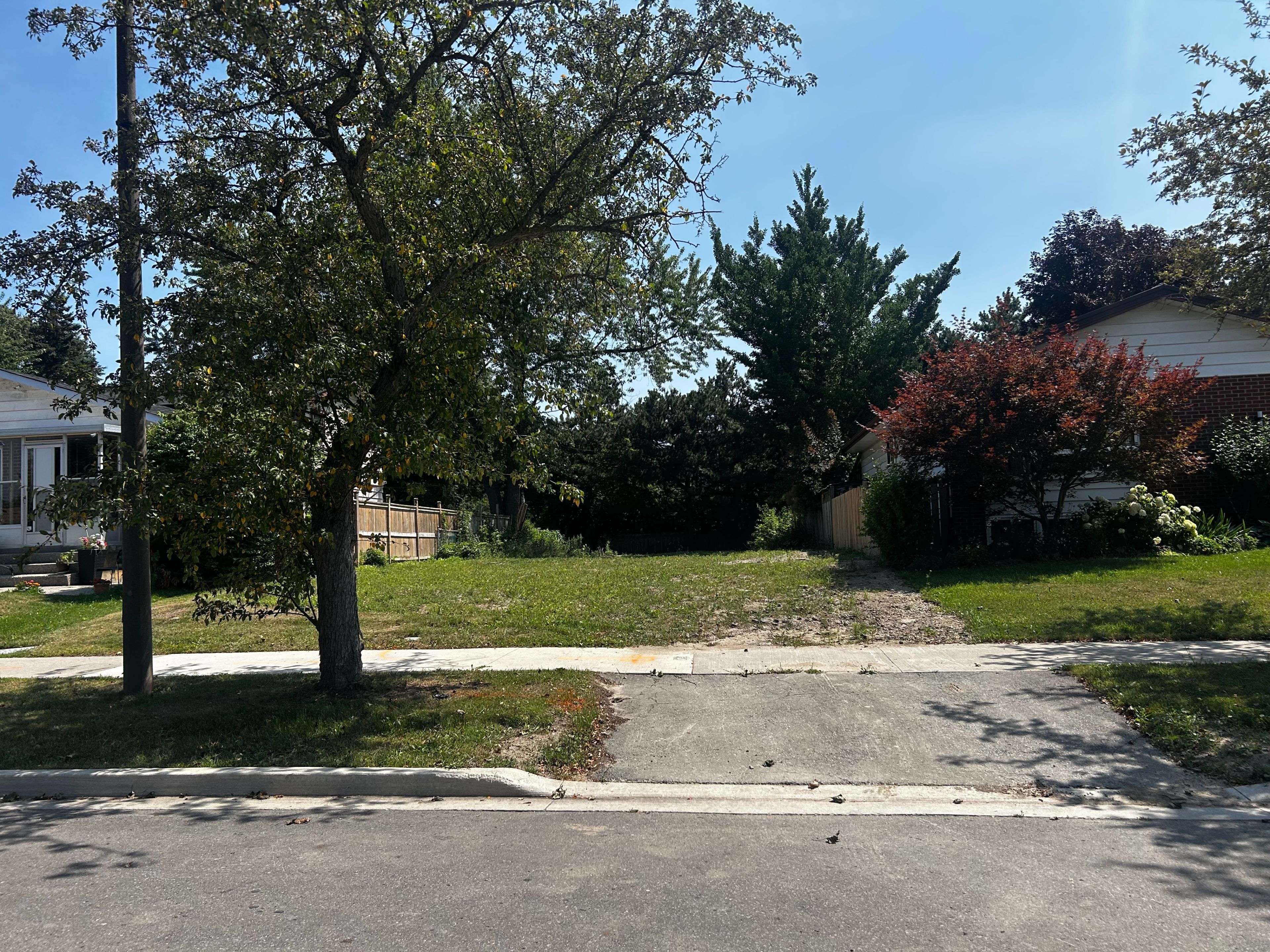 46 Howell SQ, Toronto E11, ON M1B 1C4