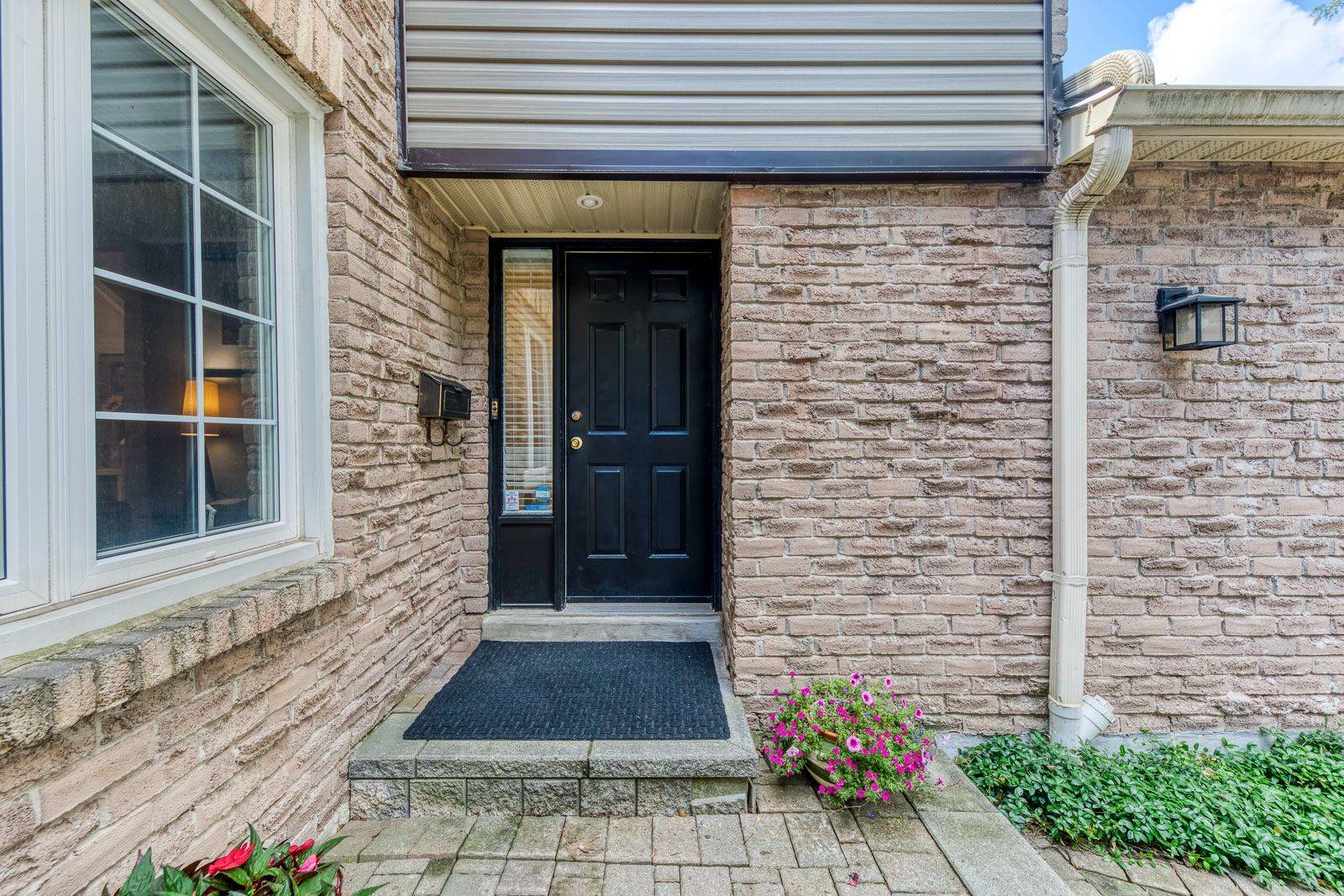 2766 Folkway DR #23, Mississauga, ON L5L 3M3