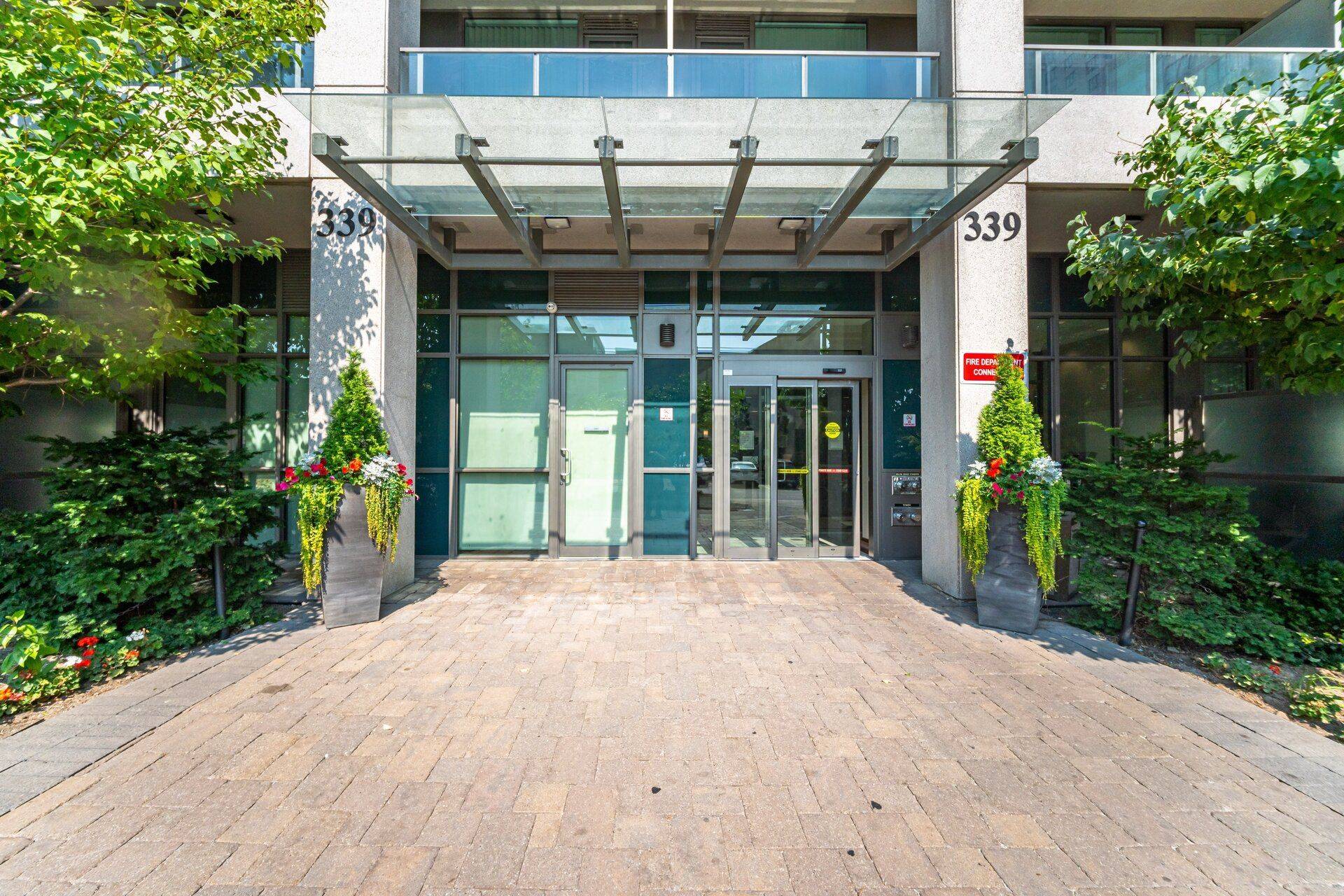 339 Rathburn RD W #PH07, Mississauga, ON L5B 0K6