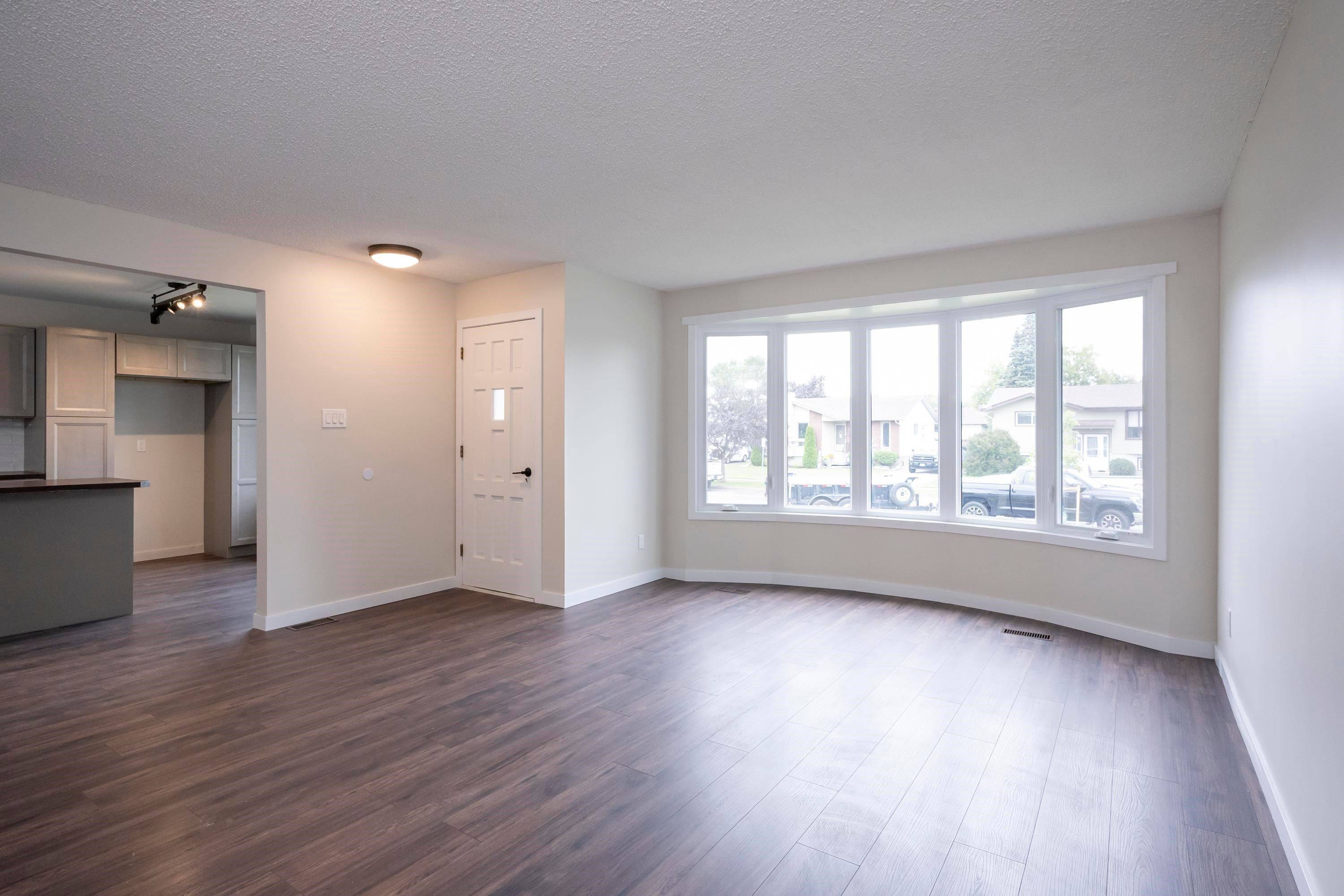 262 Sheridan Cres, Thunder Bay, ON P7C 5M4