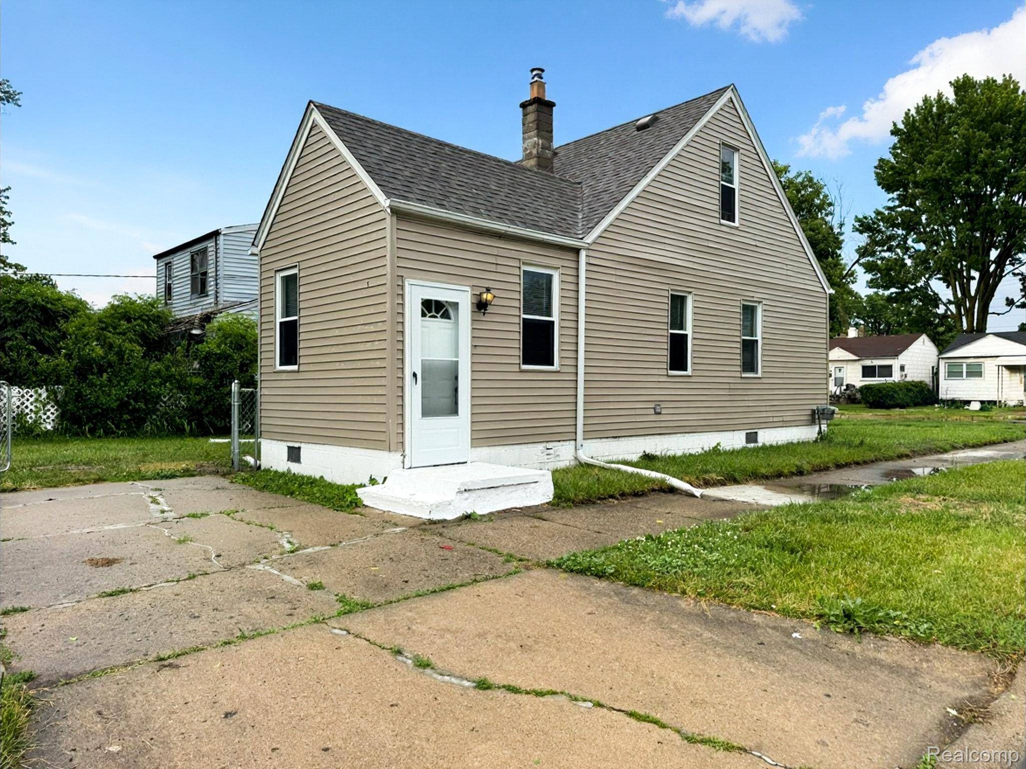 22447 Oaklane ST, Warren, MI 48089