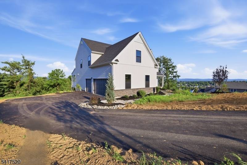 6 Spring Ct, Lopatcong Twp., NJ 08865