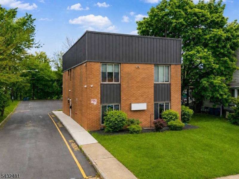 38 N Gaston Ave, Somerville Boro, NJ 08876