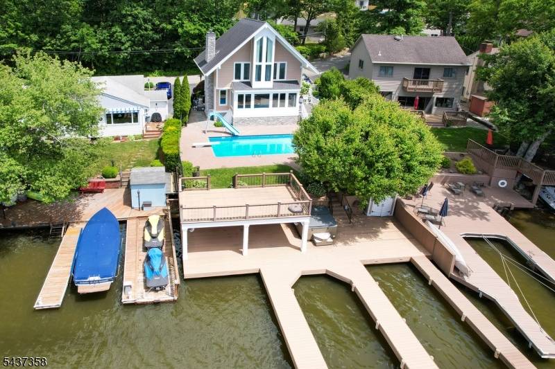 17 Forest Lake Dr, West Milford Twp., NJ 07421