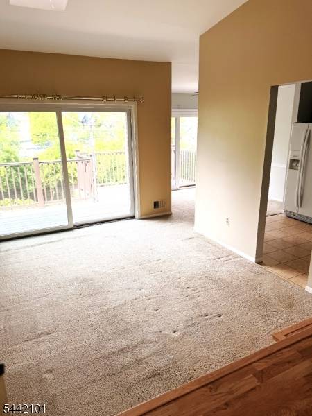 608 Spruce Hills Dr, Glen Gardner Boro, NJ 08826