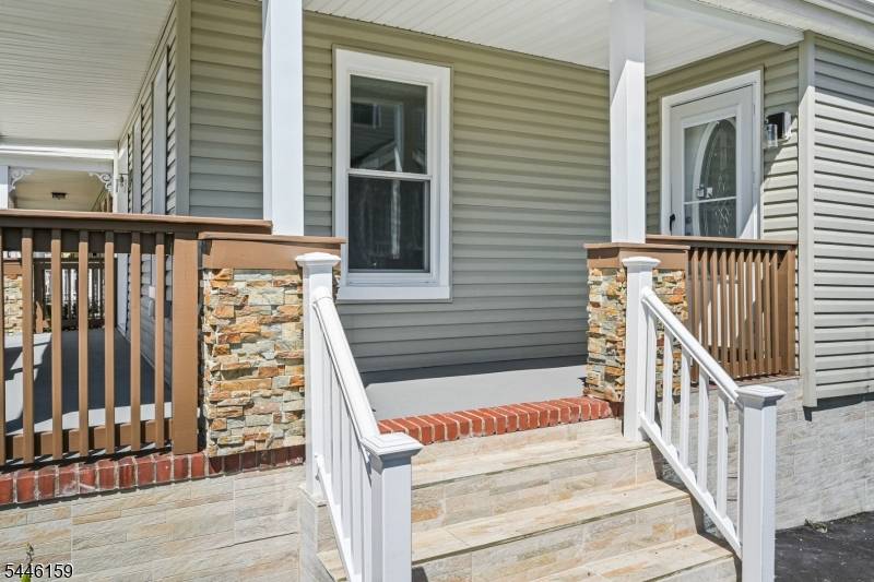 293 1St St, Keyport Boro, NJ 07735