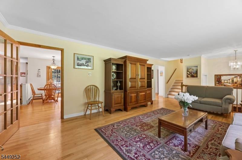 20 Everdale Rd, Randolph Twp., NJ 07869