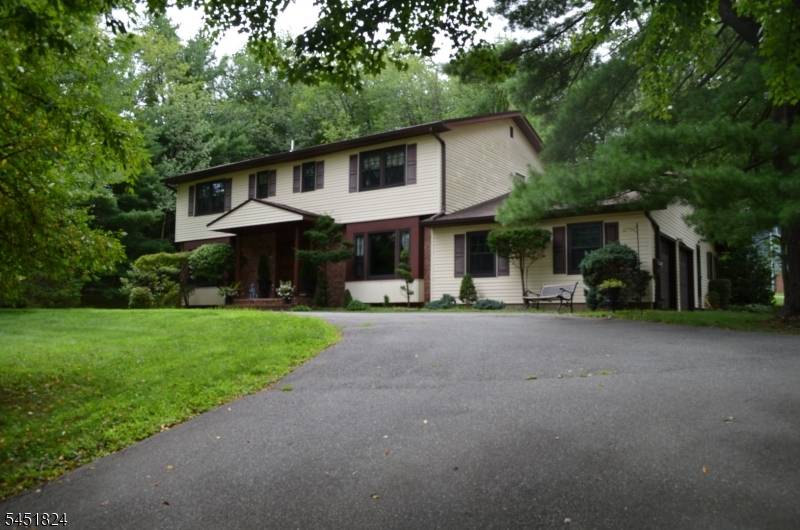 1 Glenbrook Ct, Hanover Twp., NJ 07981