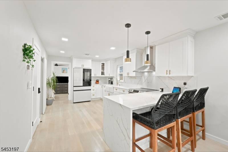 511 Roosevelt St, Roselle Park Boro, NJ 07204