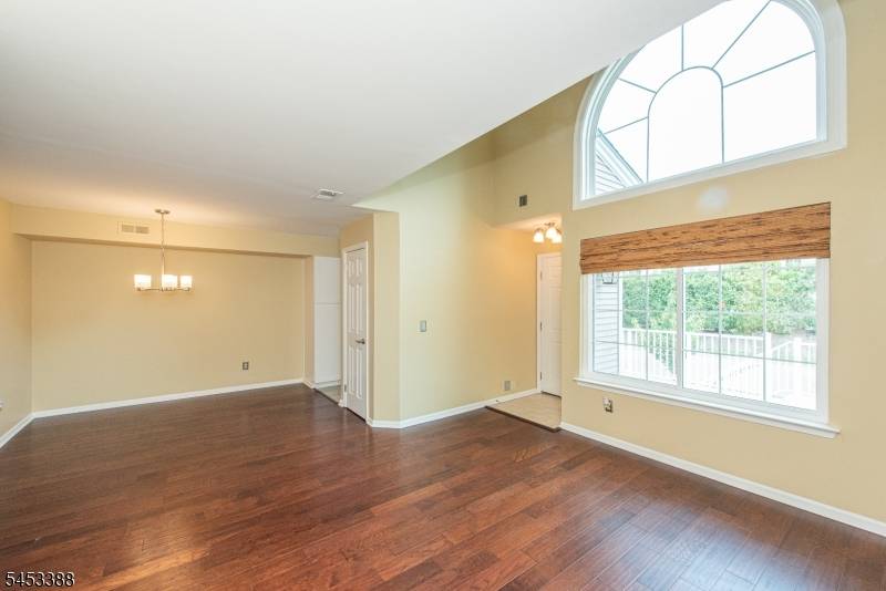 8 Ashley Court #8, Bedminster Twp., NJ 07921