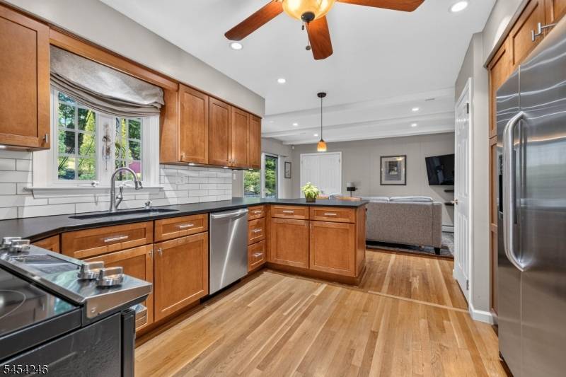 108 Chestnut Ter, Rockaway Boro, NJ 07866