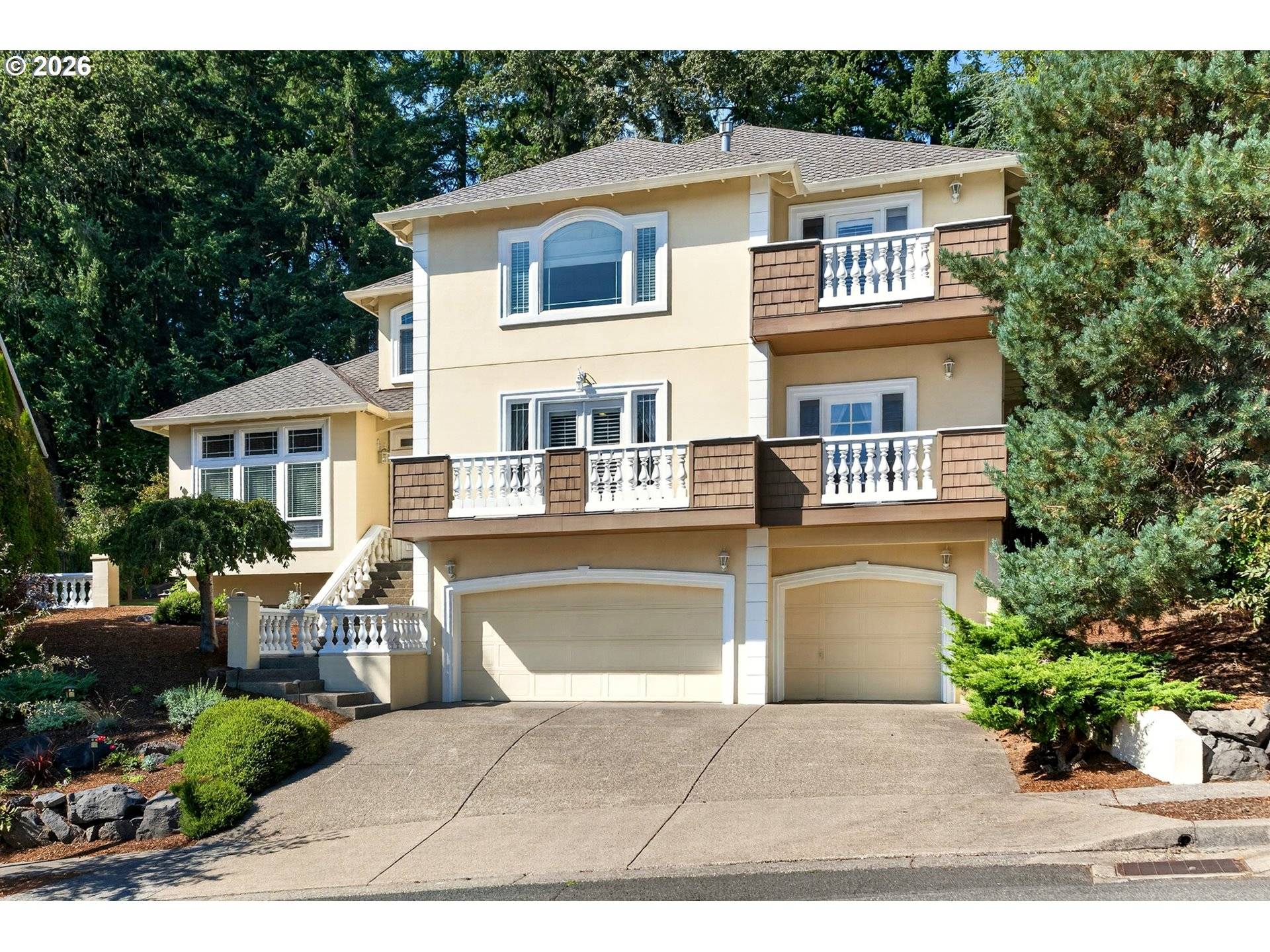3555 VISTA RIDGE DR, West Linn, OR 97068