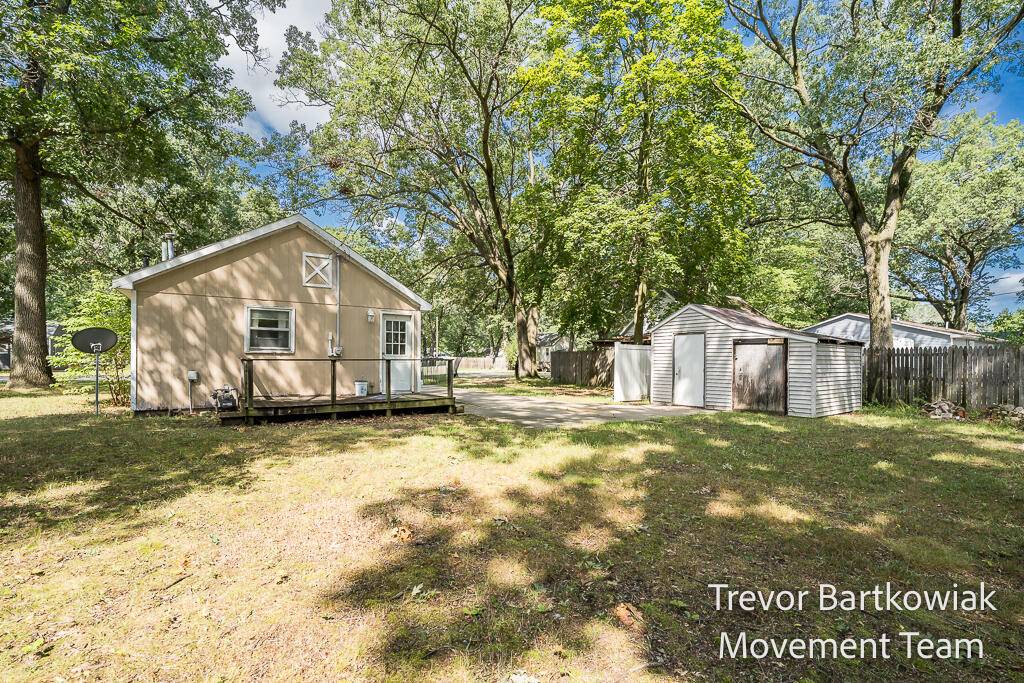 2948 Valley ST, Norton Shores City, MI 49444