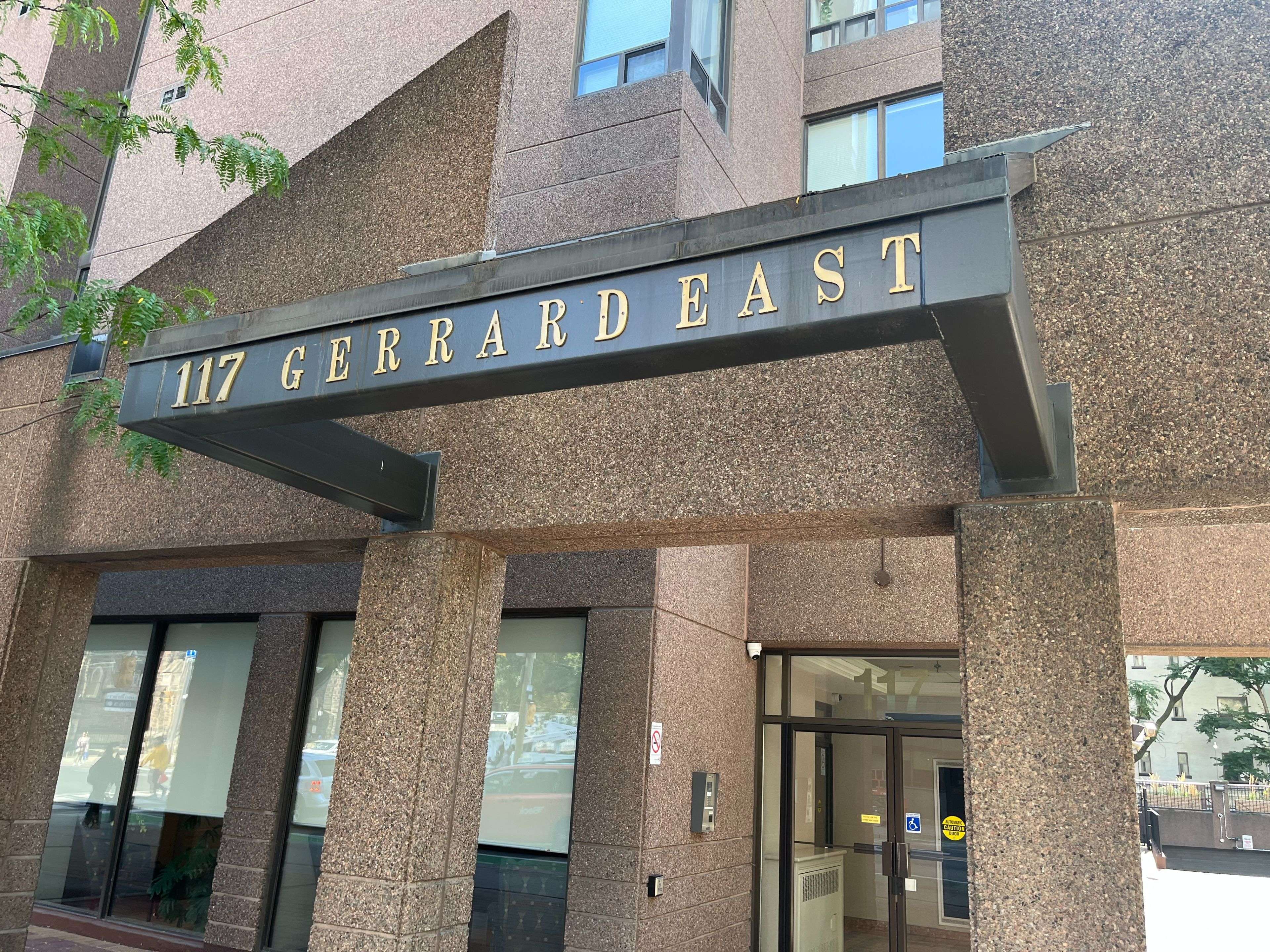 117 Gerrard ST #601, Toronto C08, ON M5B 2L4