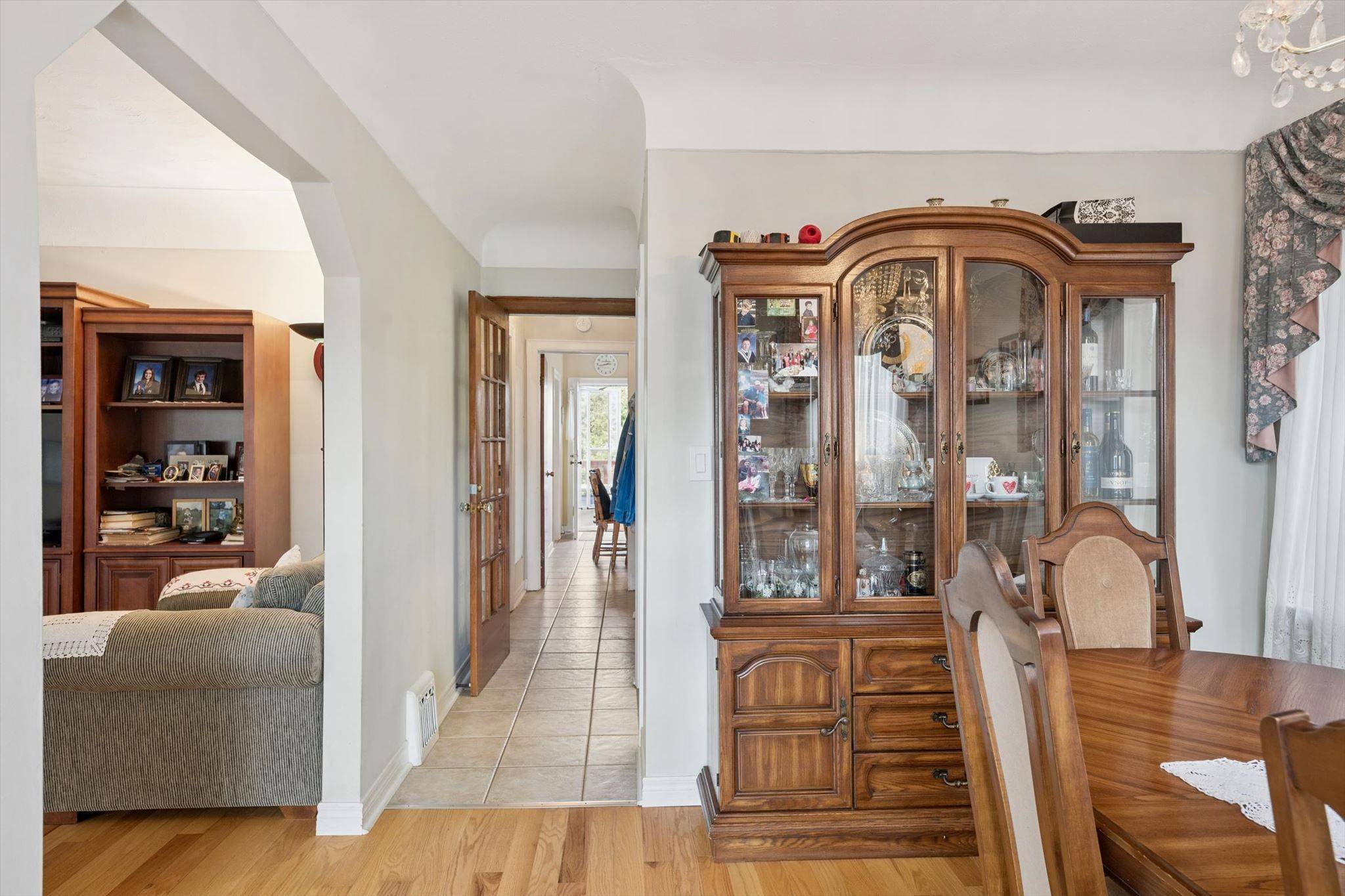 1873 Main ST E, Hamilton, ON L8H 1G3