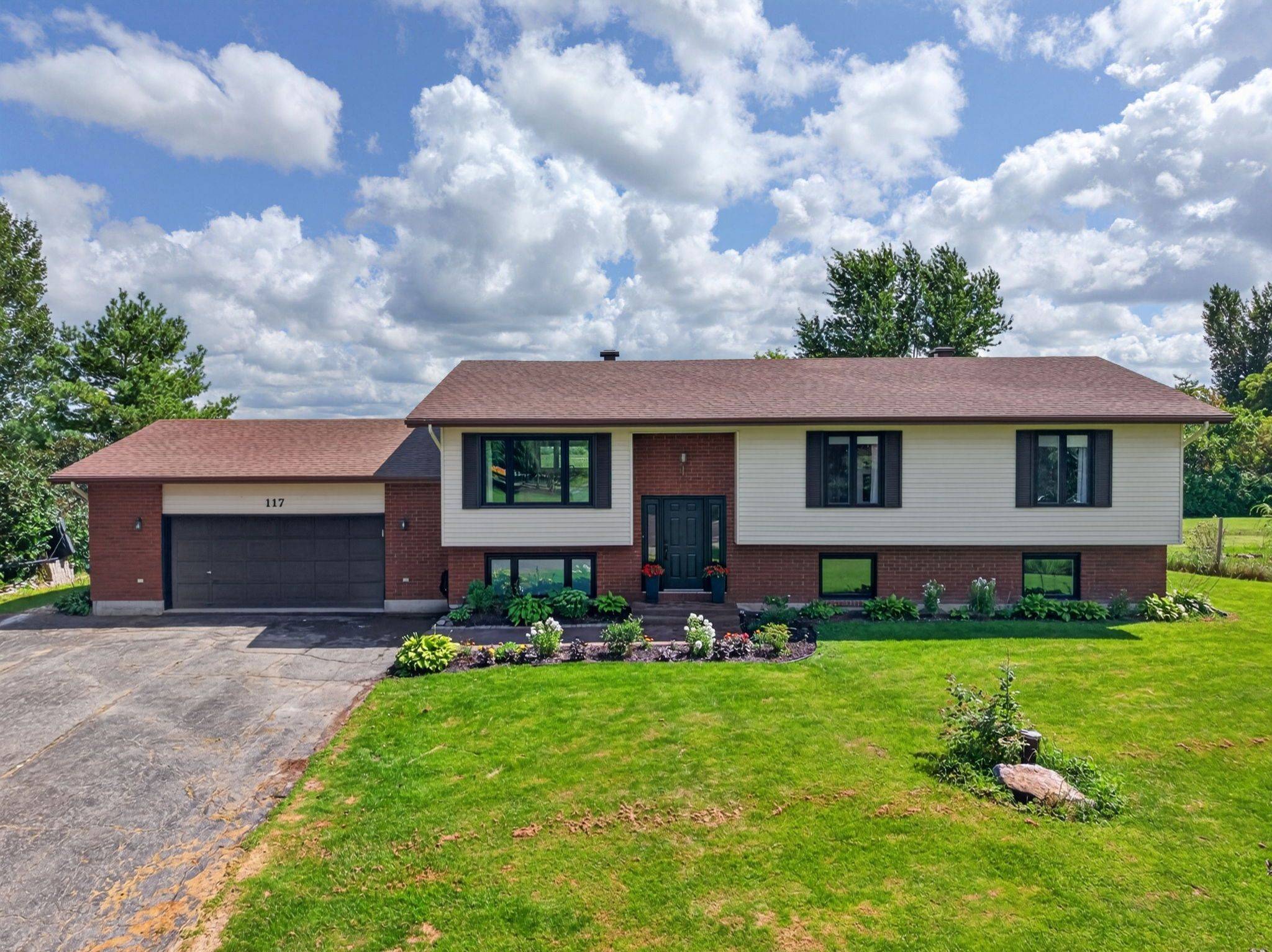 117 Canyon DR, Carp - Dunrobin - Huntley - Fitzroy And Area, ON K0A 2H0