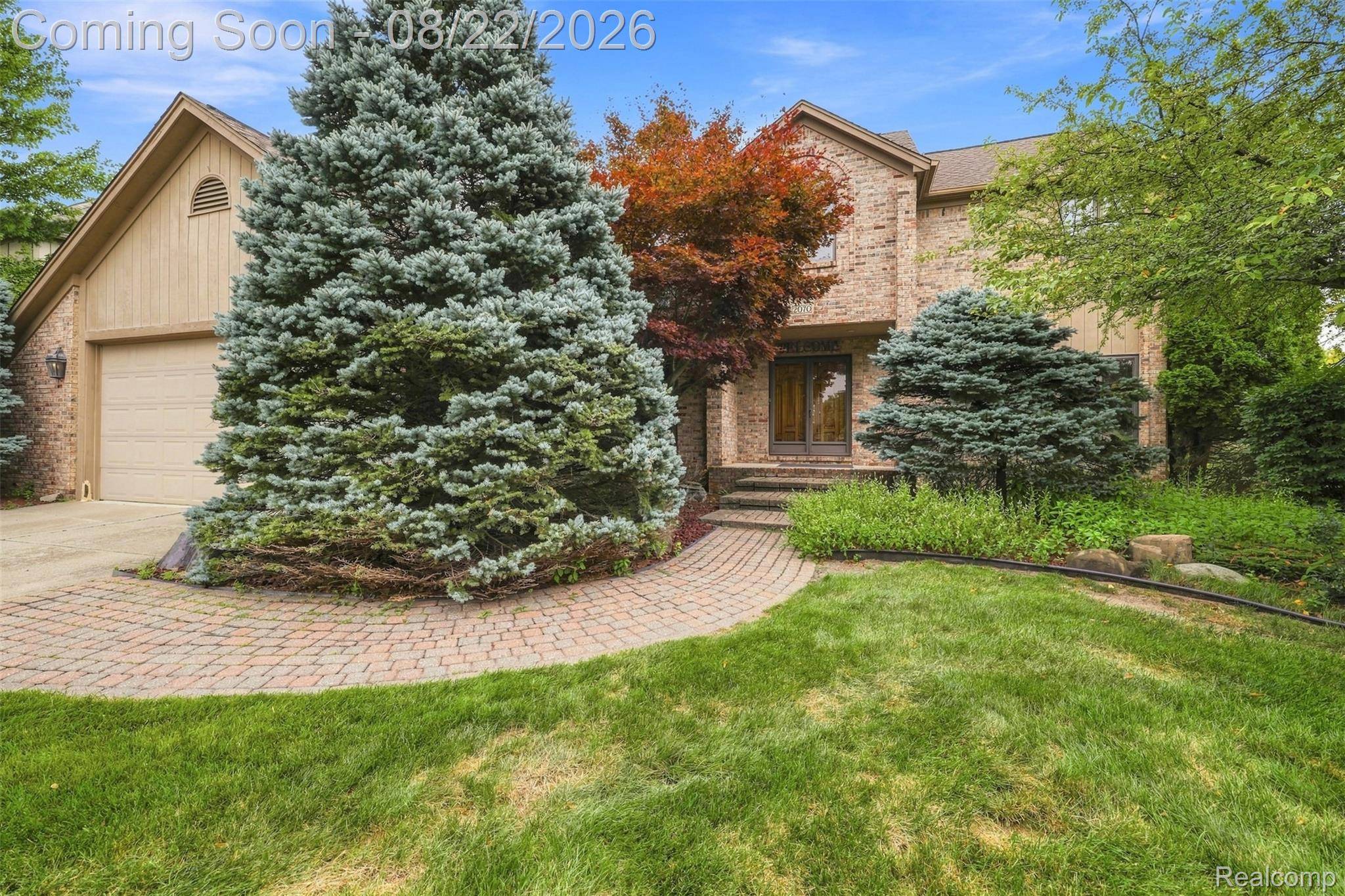 2070 Reagan DR, Rochester Hills, MI 48309