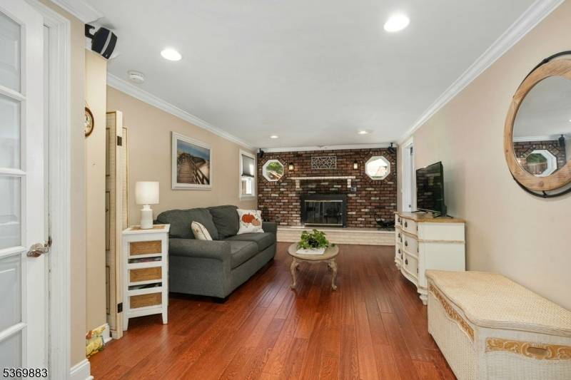 22 Rhonda Pl, Wanaque Boro, NJ 07465