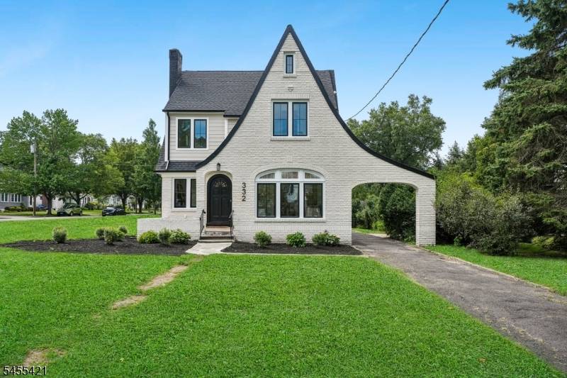 332 Meadowbrook Ave, Ridgewood Village, NJ 07450