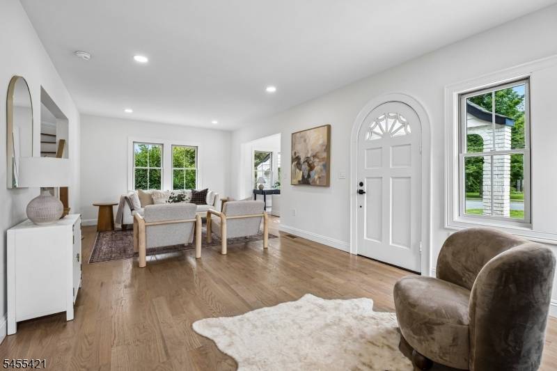 332 Meadowbrook Ave, Ridgewood Village, NJ 07450
