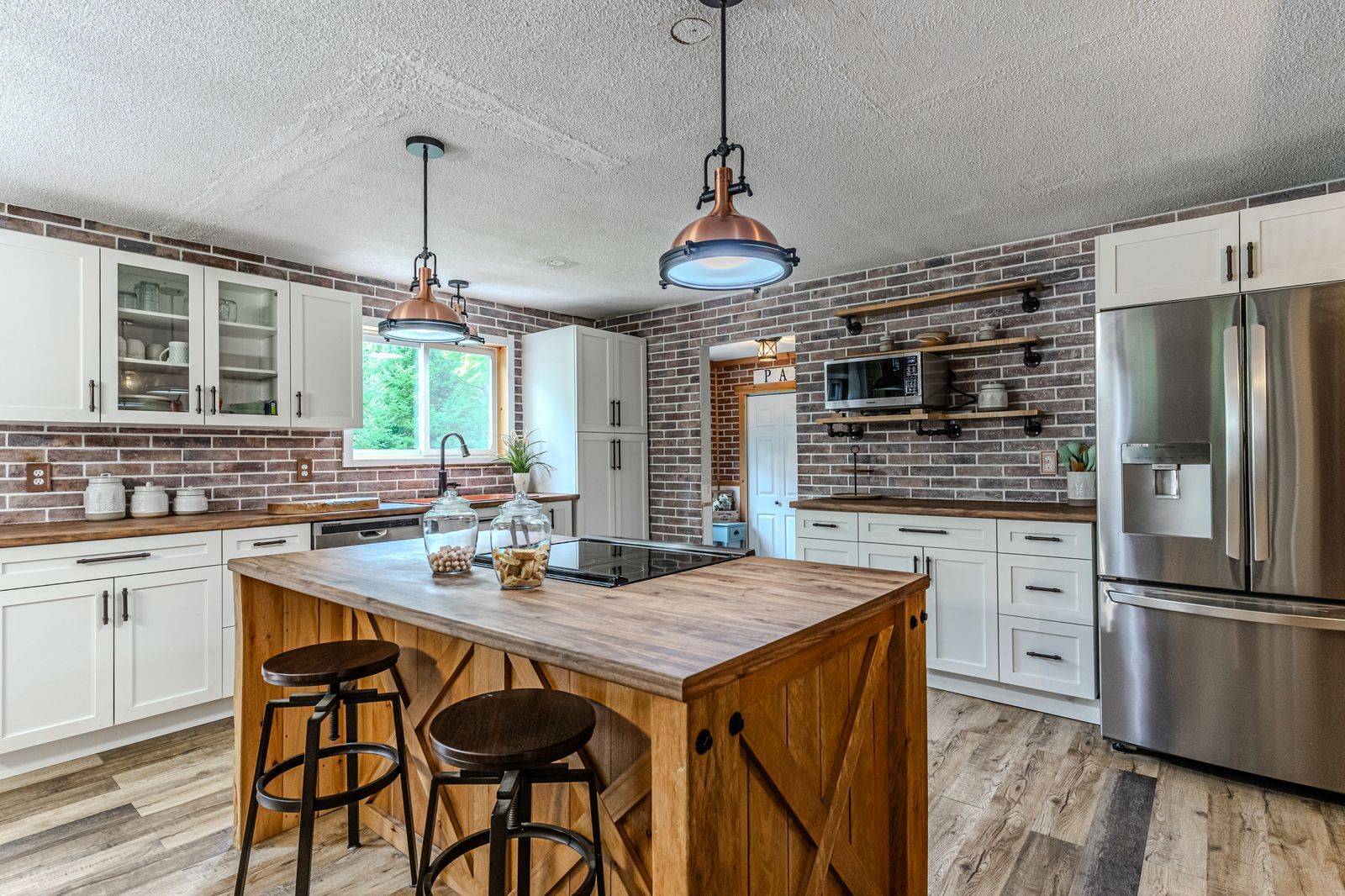 1450 Beiers RD, Gravenhurst, ON P0E 1G0