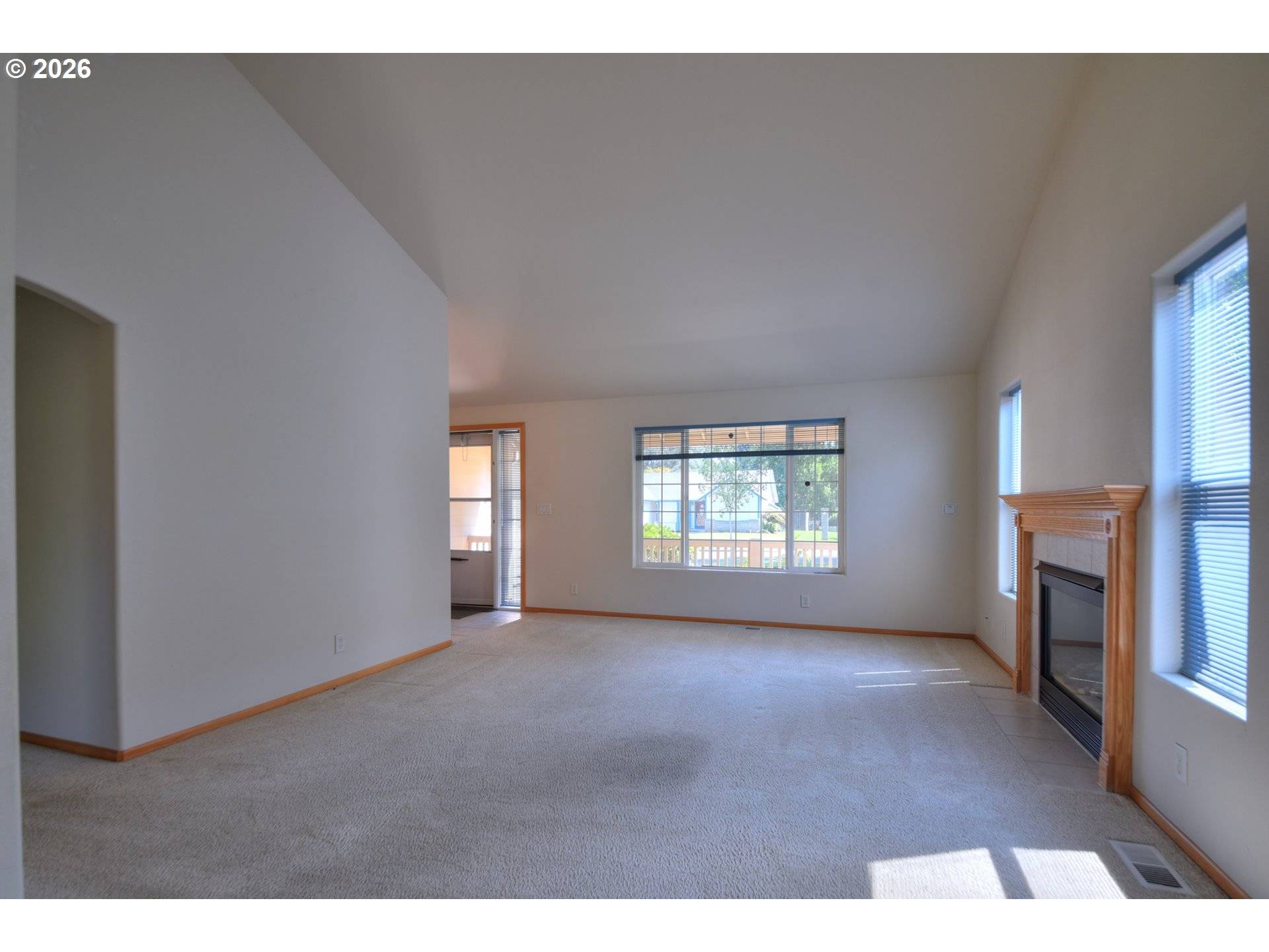 2956 DAHLIA LN, Eugene, OR 97404