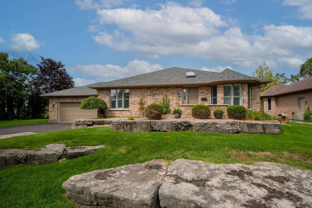 8 Island Bay DR, Kawartha Lakes, ON K0M 1A0