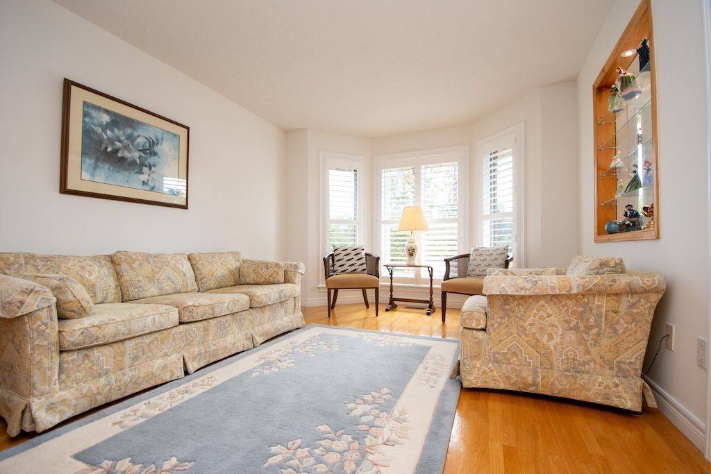 8 Island Bay DR, Kawartha Lakes, ON K0M 1A0