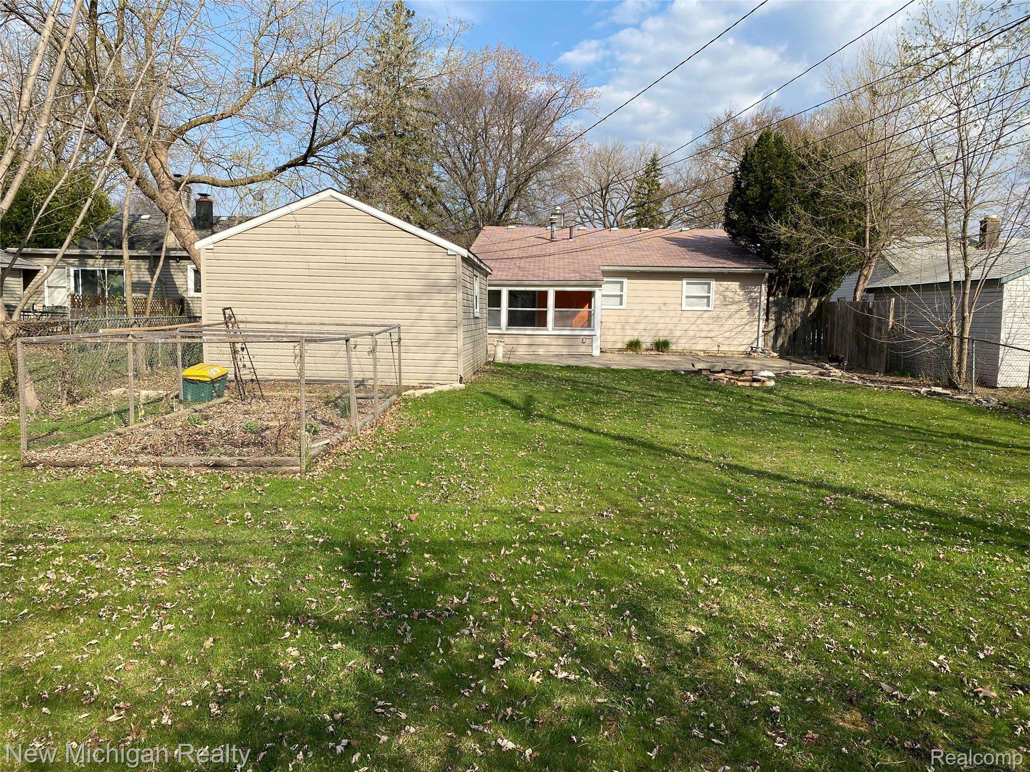 3133 WARICK RD, Royal Oak, MI 48073