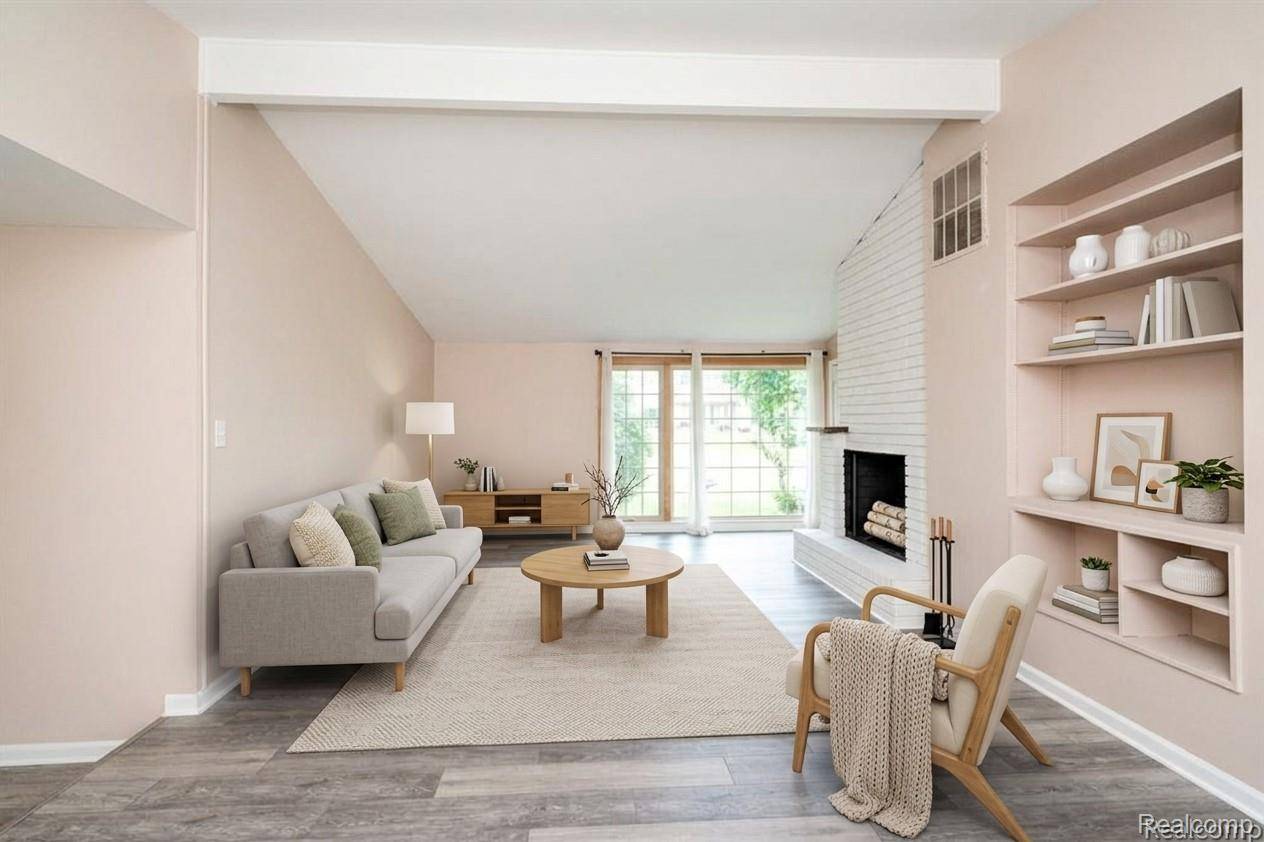 1239 Ashover DR, Bloomfield Charter Township, MI 48304