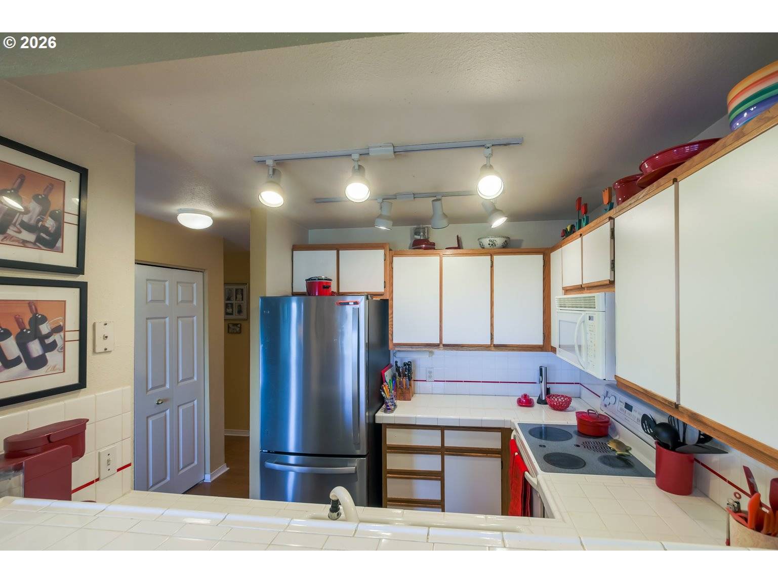 6331 WHITE TAIL DR #64, West Linn, OR 97068