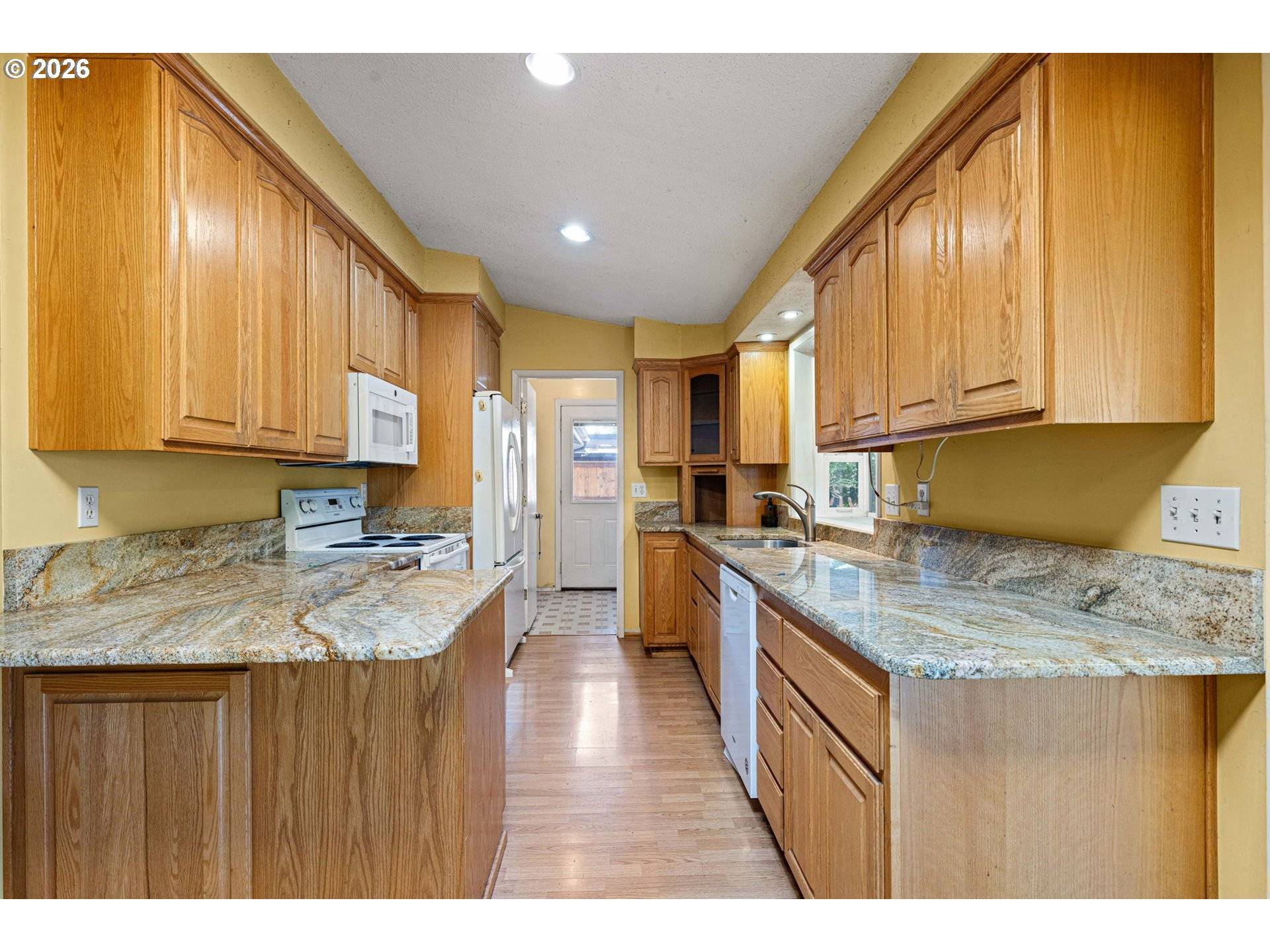 512 CARDINAL WAY, Springfield, OR 97477