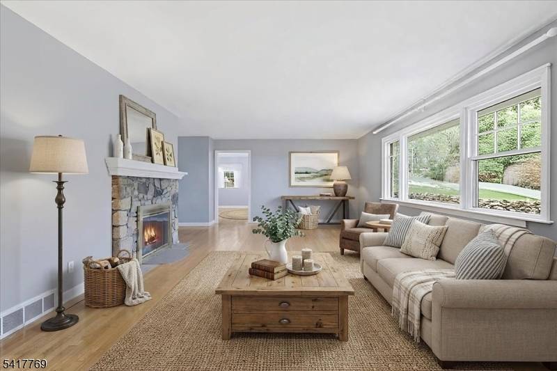 9 Henderson Hill Rd, Union Twp., NJ 08827