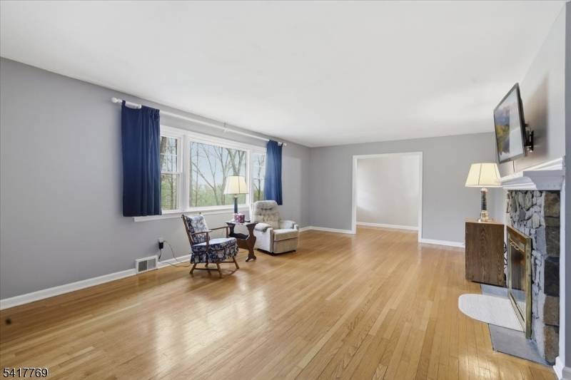 9 Henderson Hill Rd, Union Twp., NJ 08827