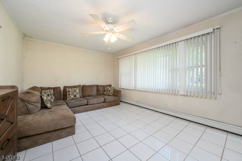 34 Hunterdon Rd, West Orange Twp., NJ 07052