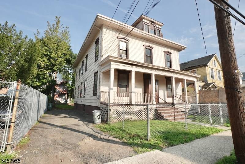 27 Augusta St, Irvington Twp., NJ 07111