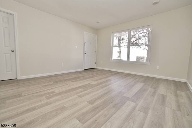 212 N 1St St, Paterson City, NJ 07522