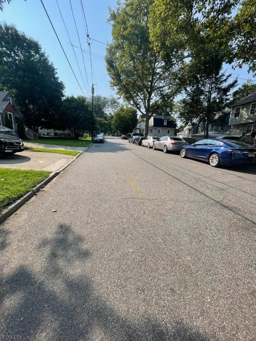 80 Circle Drway, Teaneck Twp., NJ 07666