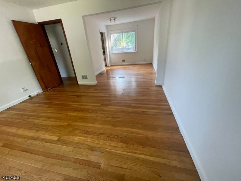 80 Circle Drway, Teaneck Twp., NJ 07666