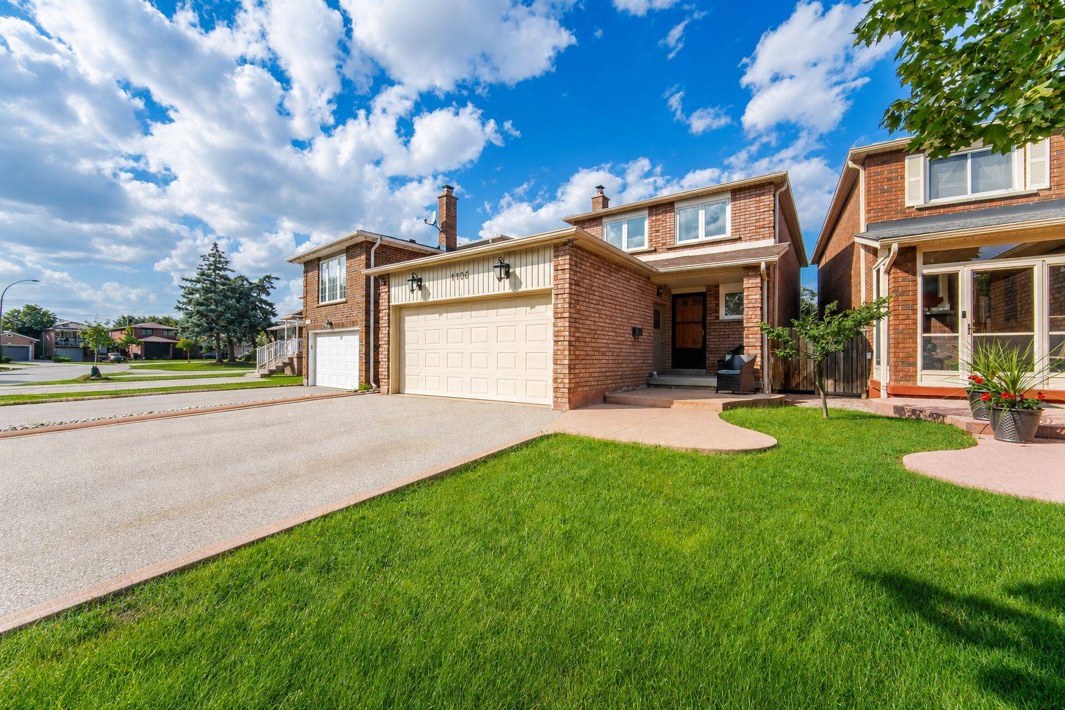 1106 Highgate PL, Mississauga, ON L4W 3H4